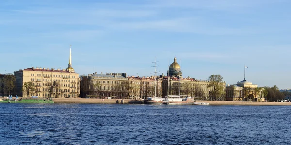 Αγία Πετρούπολη, Ναυαρχείο ανάχωμα — Φωτογραφία Αρχείου