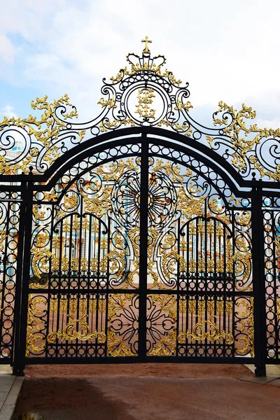 Puerta dorada —  Fotos de Stock