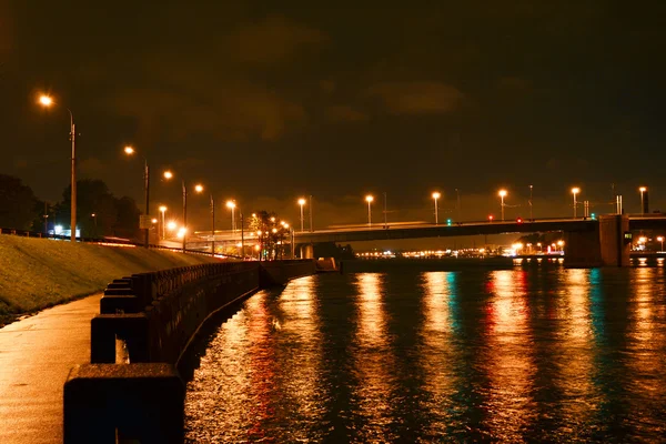 Night view of embankment in St Petersburg — Stock Photo, Image