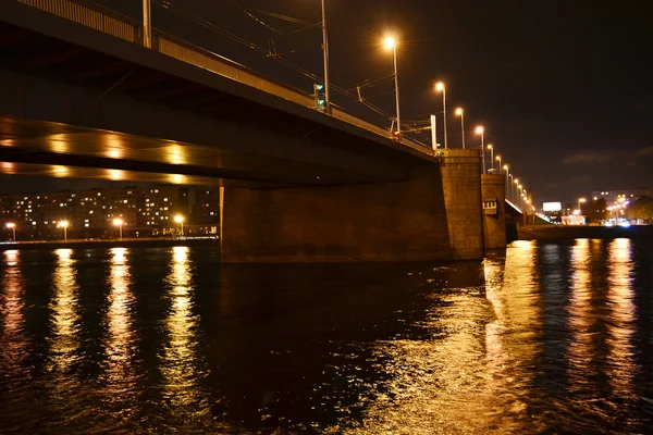 Night view of Volodarsky bridge in St Petersburg — Stock Photo, Image