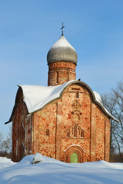 Gamla kyrkan i veliky novgorod. — Stockfoto