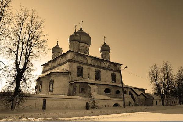 Biserica veche din Veliky Novgorod. Sepia . — Fotografie, imagine de stoc