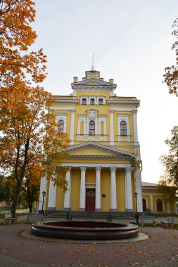 kronstadt sarayın görünümü.