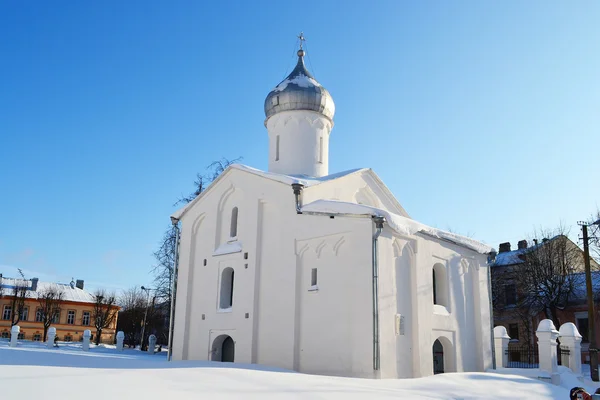 Antigua iglesia en Veliky Novgorod . — Foto de Stock