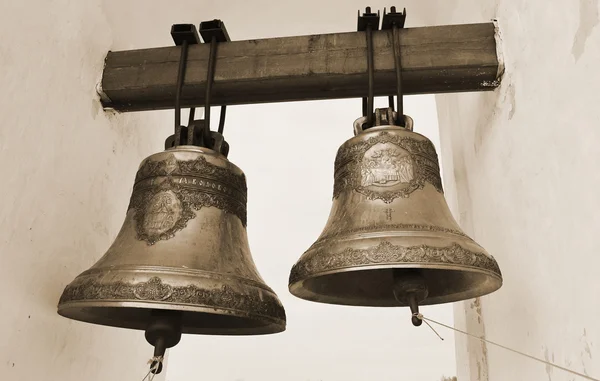 Vecchie campane della chiesa. Seppia . — Foto Stock
