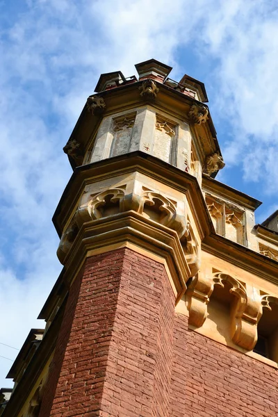 Detalhe arquitetônico do edifício velho em Petergof — Fotografia de Stock