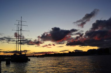 Güneş battıktan sonra st. Petersburg görünümü