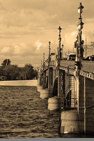 Puente de la Trinidad en San Petersburgo. Sepia —  Fotos de Stock