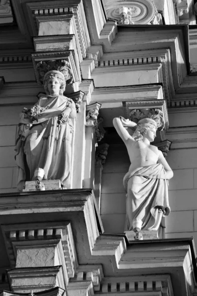 A fachada do palácio em São Petersburgo . — Fotografia de Stock