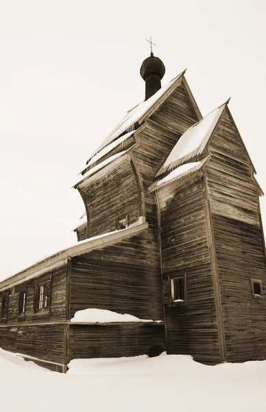 러시아의 북쪽에 오래 된 목조 교회. — 스톡 사진