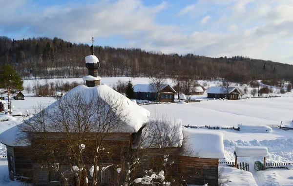Vinter vy av liten rysk by — Stockfoto