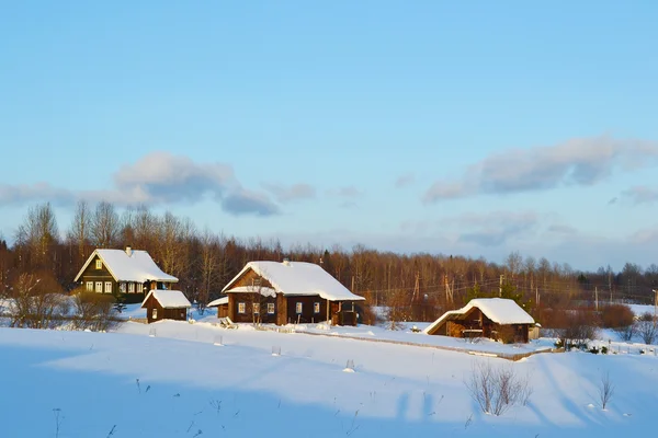 Zimowy widok małej wiosce rosyjski — Zdjęcie stockowe