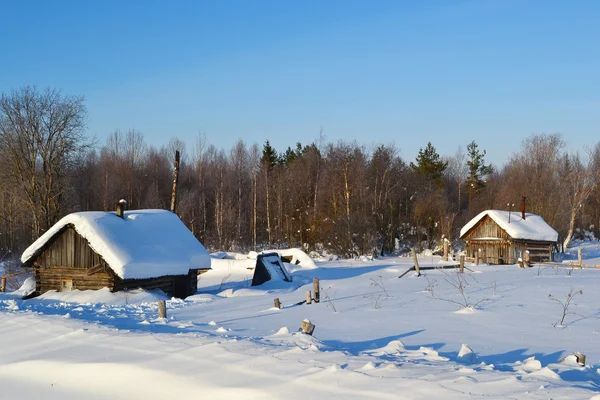 Vue d'hiver du petit village russe — Photo