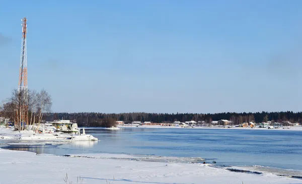 Vue de la rivière Svir en hiver — Photo