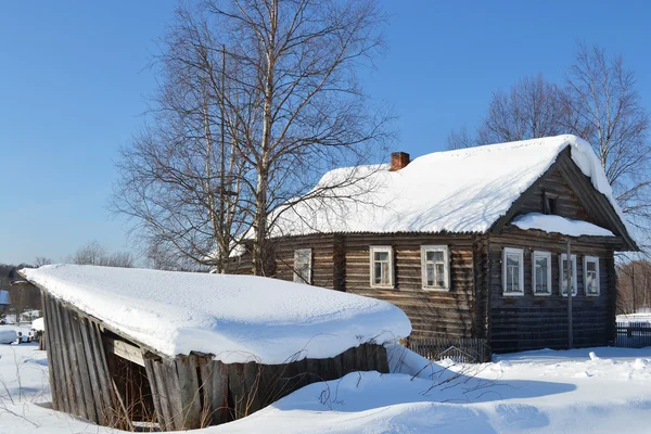 The house of the peasant in Russian village. — Stock Photo, Image