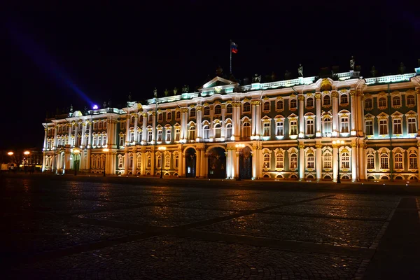 Eremitaget på natten i Sankt Petersburg — Stockfoto