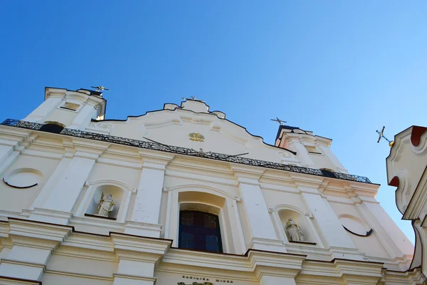 Rooms-katholieke kathedraal in de oude stad van pinsk — Stockfoto