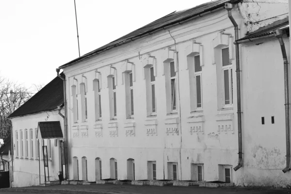 Budova ve staré části města pinsk — Stock fotografie