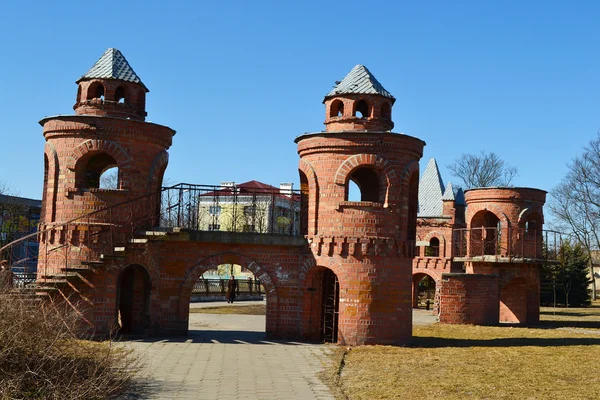 Castillo rojo para niños en Pinsk —  Fotos de Stock