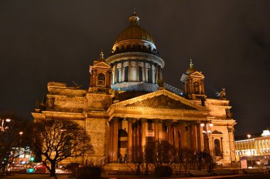 Gece St. Petersburg görünümünü. Saint Isaac's Cathedral