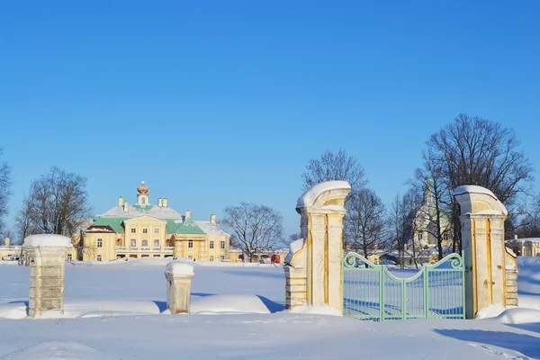 Дворец в Ораниенбауме — стоковое фото