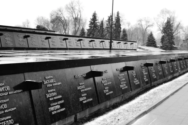Военное захоронение в Брестской крепости. Черное и белое . — стоковое фото
