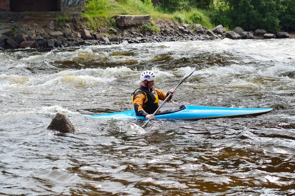 Kayaker στον ποταμό Βούοκσι — Φωτογραφία Αρχείου