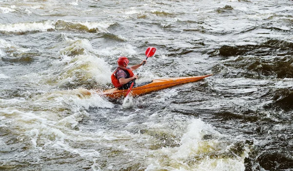 Kayaker no rio Vuoksi — Fotografia de Stock