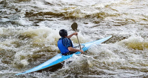 Kayaker pe râul Vuoksi — Fotografie, imagine de stoc