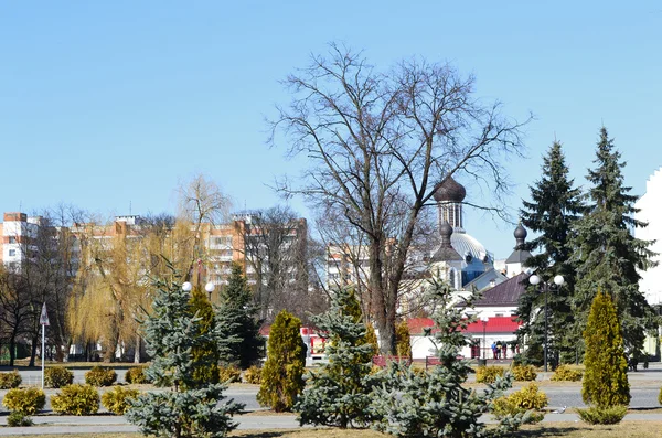 Vista da parte antiga de Pinsk no dia ensolarado da primavera — Fotografia de Stock
