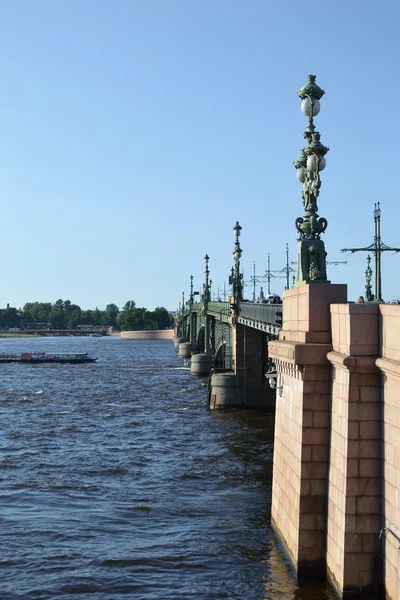 在圣彼得堡的三位一体桥 — 图库照片