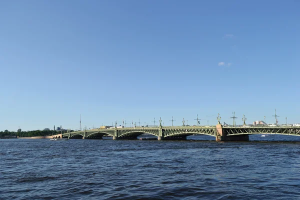 Dreifaltigkeitsbrücke in St. petersburg — Stockfoto