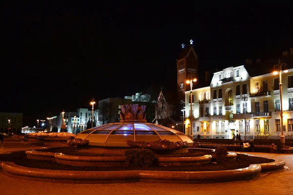 Praça da Independência. Cidade noturna de Minsk — Fotografia de Stock