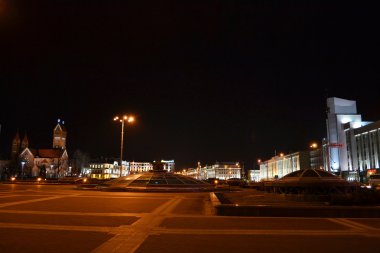 Bağımsızlık Meydanı. gece cityscape minsk