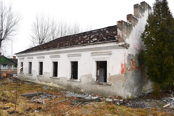Вид на разрушенный дом в Бресте — стоковое фото