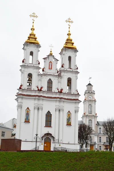 Construction de la cathédrale orthodoxe dans la partie centrale de Vitebsk — Photo