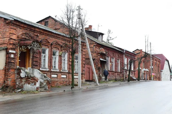 Widok ulicy w Witebsku na dzień wiosna zachmurzony — Zdjęcie stockowe