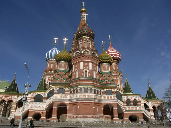 St. Basil's (Pokrovskiy) cathedral in Moscow. — Stock Photo, Image