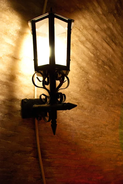 灯笼在一个山洞里 — 图库照片