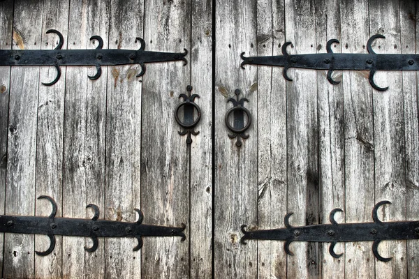 Старые деревянные ворота — стоковое фото