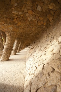 Parc Guell, mimar Antoni Gaudi tarafından Eusebi Guell tarafından yaptırılan bir projeydi.