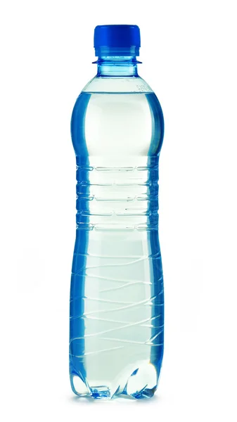 Πολυανθρακικό πλαστικό μπουκάλι μεταλλικό νερό που απομονώνονται σε λευκό — Φωτογραφία Αρχείου