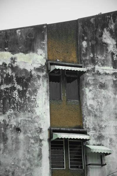 Oude appartement huizen — Stockfoto