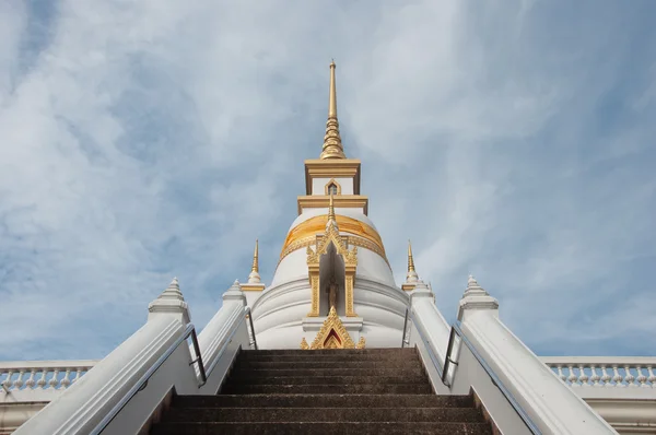 Thailändische Tempelstupa — Stockfoto