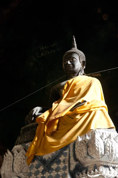 Статуя Будды в пещере Яла, Таиланд — стоковое фото
