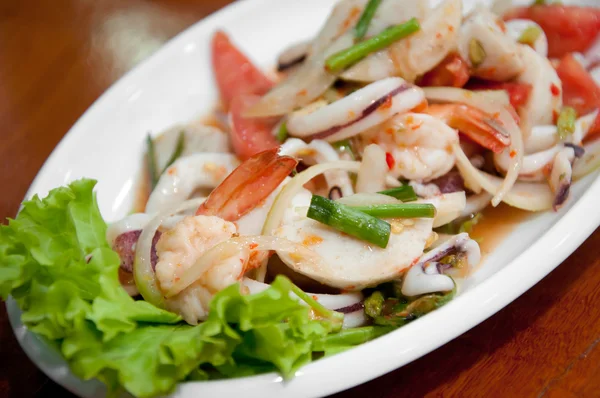 Тайський чилі морський харчовий салат — стокове фото