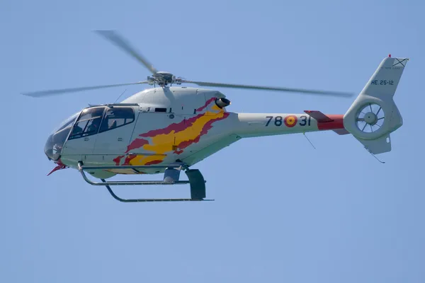 Helicóptero militar de entrenamiento —  Fotos de Stock