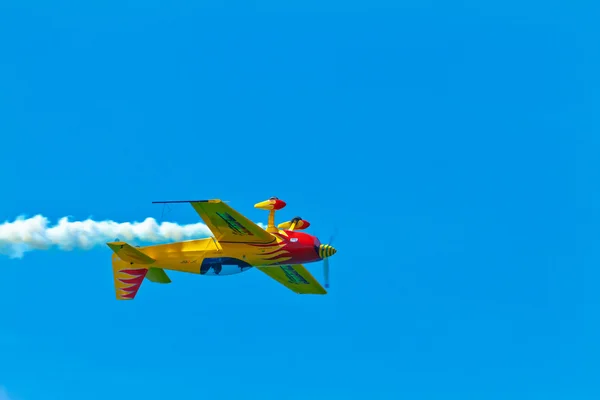 Самолет Extra 300S — стоковое фото