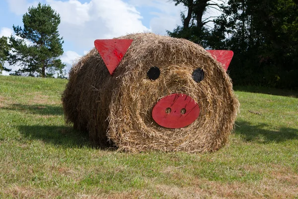 Giant straw Halloween pig — Stock Photo, Image