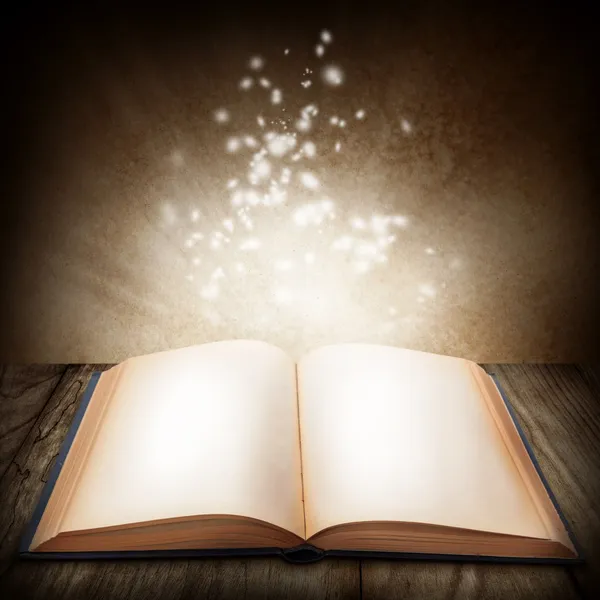 Abrir livro mágico — Fotografia de Stock